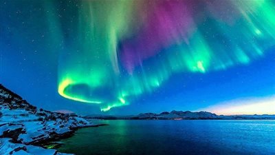 كيف تحدث ظاهرة الشفق القطبي ؟