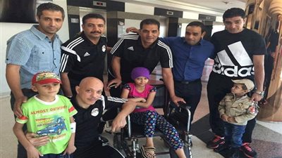 لجنة الحكام تصور إعلانا لدعم مستشفى 57357