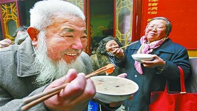 هل تعلم أن الصينيين لا يأكلون الخبز ؟ 