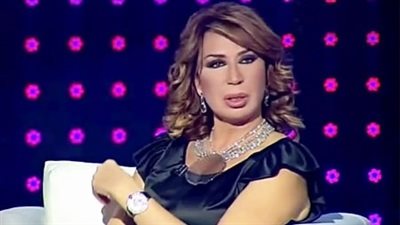 محام شهير يٌطالب بحرق إيناس الدغيدي في ميدان التحرير