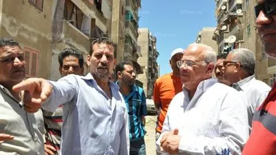 محافظ بورسعيد يوجة بالارتقاء بمستوى الخدمات بمنطقة فاطمة الزهراء (صور)