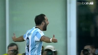 بالفيديو..هيجواين يسجل هدف التقدم للأرجنتين في شباك فنزويلا 