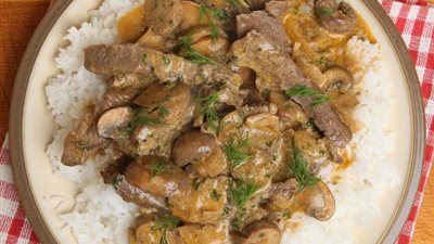 أطباق رمضان: طريقة عمل بيكاتا اللحم بالمشروم  