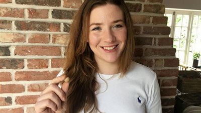 بالصور.. دجاجة تضع أصغر بيضة في العالم    