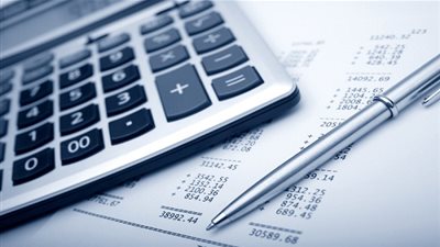 من أول من اخترع الآلة الحاسبة ؟