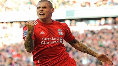 مدافع ليفربول يقترب من ذئاب روما 