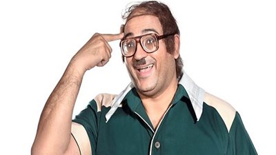 بالصور .... أبو حفيظه يهنئ والده لاعب الزمالك السابق بعيد الأب