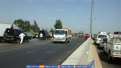 أمن البحيرة ينجح في إعادة فتح الطريق الزراعي بإيتاي البارود (صور)