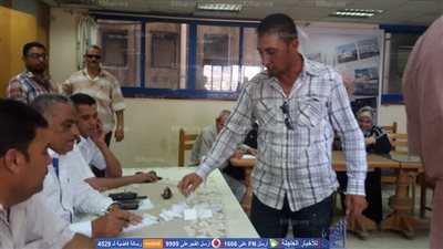 إجراء قرعة علنية لتوزيع 15 وحدة سكنية بمشروع الـ 9 عمارات بقابوطي ببورسعيد (صور)