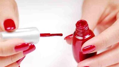 أضرار طلاء الأظافر.. وكيفية الإستخدام الأمثل لها