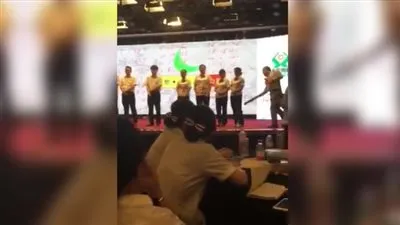 بنك صيني يعاقب موظفيه بضربهم على المؤخرة 