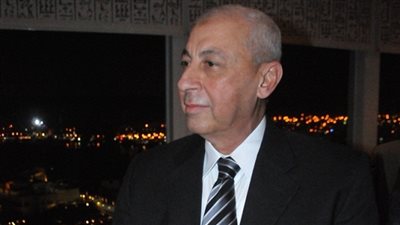 محافظ أسوان يقرر وضع ضوابط لتطوير عدد من المشروعات بالمحافظة