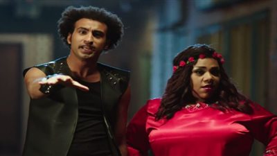 شاهد.. على ربيع يقلد محمد رمضان