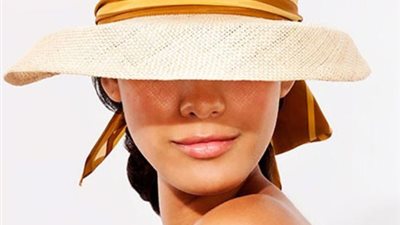 أحمى بشرتك من أشعة الشمس  