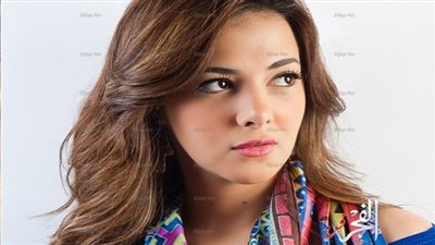 دنيا سمير غانم وشقيقتها تتفقان مع شيماء السيد على سرقة عقد من إحدى المتاحف 