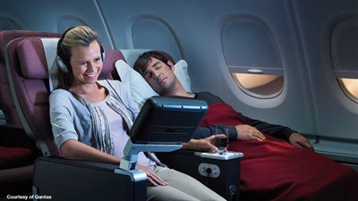 7 أشياء يمكنك طلبها مجانًا على متن الطائرة