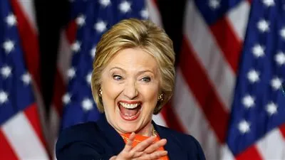 كلينتون تحافظ على تقدمها على ترامب في أحدث استطلاع