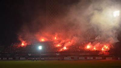 بالصور.. جماهير الأهلي تحتفل في ملعب التتش