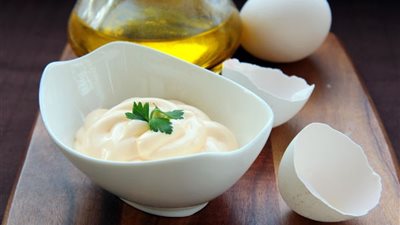 سلطات رمضان: طريقة عمل مايونيز صحي بزيت الزيتون  