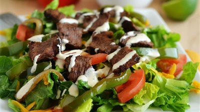 سلطات رمضان: طريقة عمل سلطة الفاهيتا بصوص الرانش