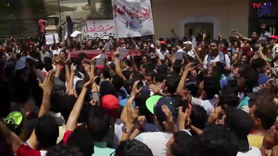 بسبب فشل الكبار تأمين الامتحانات.. مدرعات الشرطة في مواجهة مظاهرات الطلاب (فيديو)