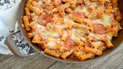 اطباق رمضان: طريقة عمل باستا البيتزا بالببروني