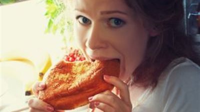 أنواع من الأطعمة عليك تجنب تناولها قبل النوم !