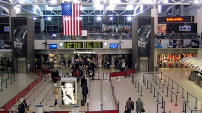 إخلاء صالة ركاب بمطار كنيدي في نيويورك بسبب طرد مشبوه