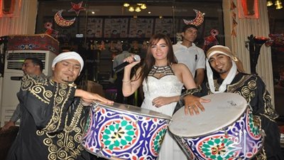 نجوان تشعل سحور أحد كافيهات المهندسين فى حضور فنانين ونجوم مجتمع (صور)