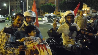 مسيرة بالدرجات النارية حاملة الأعلام وصور السيسي تطوف ميدان سيدي جابر بالإسكندرية ( صور)