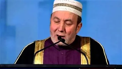 بين الندم والسخرية من صلاته في 