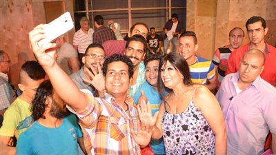 بالصور.. البروفات النهائية لـ فيفي عبده في 