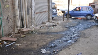 سكرتير مساعد الإسماعيلية يتفقد مشكلات 200 وحدة سكنية بمنطقة الشهداء (صور)