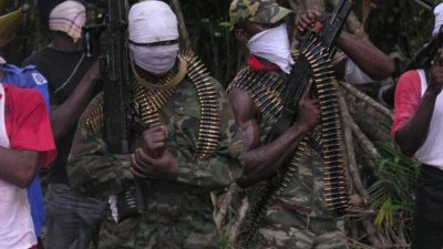 متمردون يتبنون هجمات استهدفت منصات حفر نفطية في نيجيريا