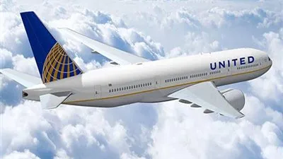 طائرة أمريكية تهبط اضطراريا فى مطار سيدنى بعد اصطدامها بطائر