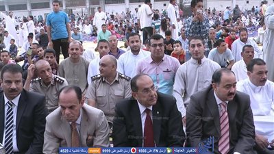 محافظ سوهاج ومدير الأمن يؤديان صلاة عيد الفطر بساحة الإستاد الرياضي (صور) 