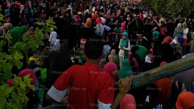 أهالي أسيوط يؤدون صلاة عيد الفطر (صور)