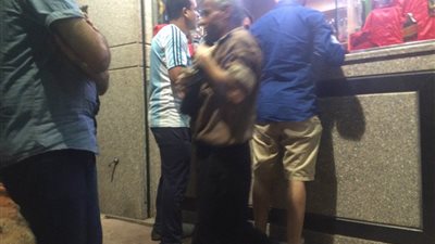 إقبال كثيف على محال الخمور فى المنصورة عقب صلاة العيد 