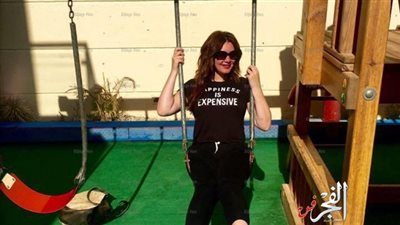 حسناء سيف تهنئ جمهورها على طريقتها