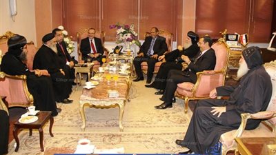 وفد من كنائس وأديرة بني سويف يهنئ المحافظ بعيد الفطر (صور)