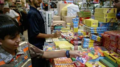 تورتة وشمروخ وصاروخ.. ألعاب العيد تهدد حياة الأطفال