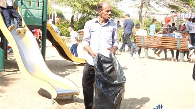 عمال النظافة.. 