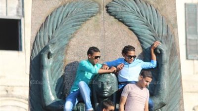 توفد العشرات من أهالي الإسكندرية على الحدائق للاحتفال بثالث أيام عيد الفطر (صور)