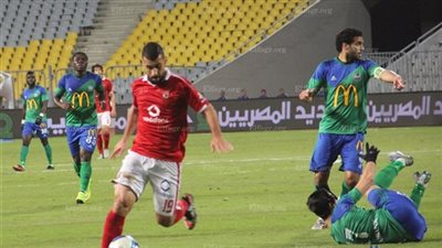 عبد الله السعيد يحضر مباراة القمة لمساندة الأهلي