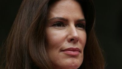 عارضة أزياء أمريكية سابقة تحصل على 69 مليون دولار بعد طلاقها من سعودي