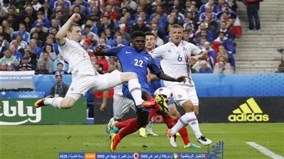 رسميًا.. برشلونة يضم أومتيتي   