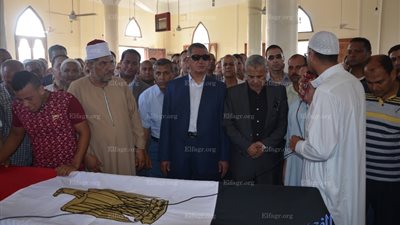 محافظ كفرالشيخ في جنازة 