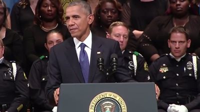 أوباما في تكريم ضحايا دالاس: نطالب بكثير من الشرطة وقليل منّا