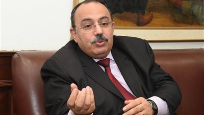 محافظ الإسكندرية: العقد المبرم بين المحافظة وشركة النظافة به خطأ وسيتم تلافيه في المنظومة الجديدة 