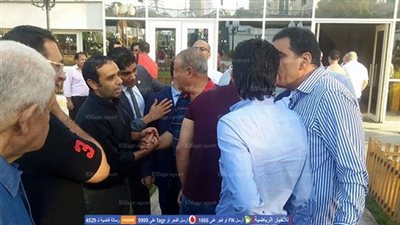 بالصور.. الصلح بين الزمالك والحكام 